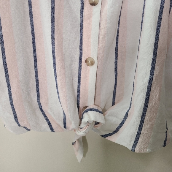 Reitman's pink and white button down tank top - Picture 2 of 7